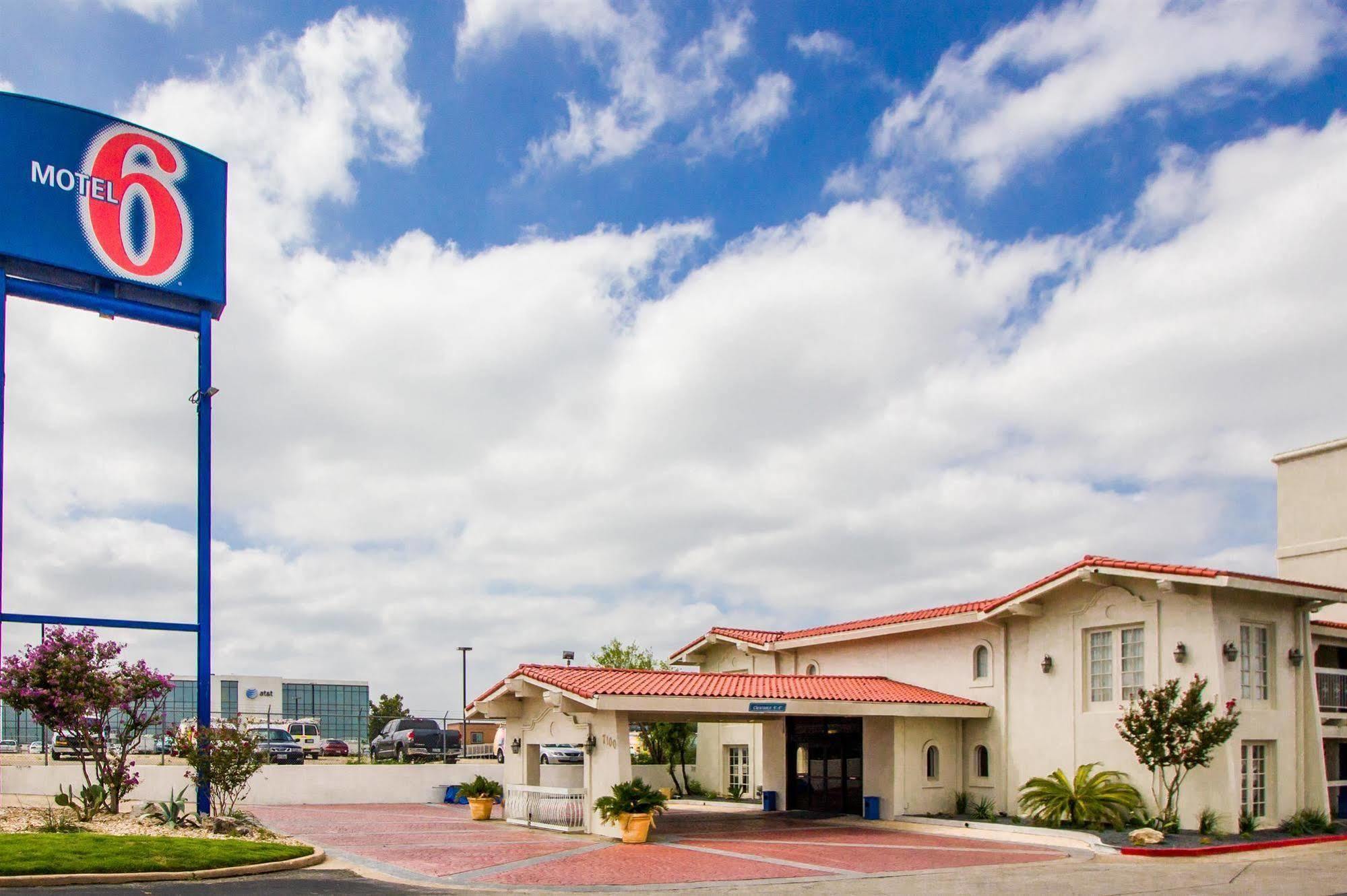 Motel 6-Austin, Tx - Midtown Zewnętrze zdjęcie